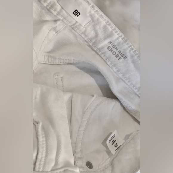 BP. High-Rise White Denim Cutoff Shorts— Size 28 - Picture 5 of 8